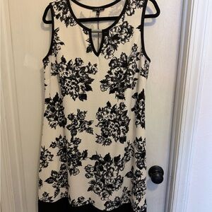 Floral Sleeveless Dress in Black and White